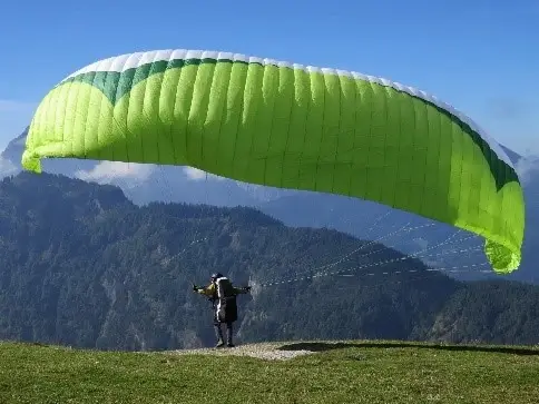 Paragliding in Bir Biling