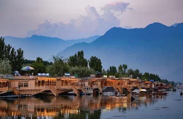 dal lake srinagar